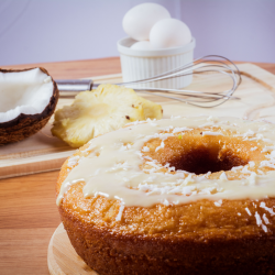 Bolo de Abacaxi com Coco - Tam Pequeno - Vó Alzira