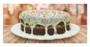 Bolo de Leite com Recheio de Beijinho e  Granulado Colorido - Tam Pequeno - Vó Alzira