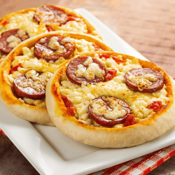 Salgadinhos Assados - Mini Pizza de Calabresa - Pacote com 12 Unid - Vó Alzira